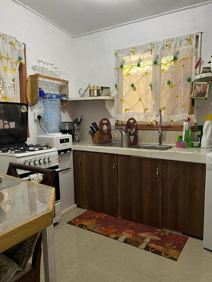 My Corner Guest House ヴィクトリア エクステリア 写真